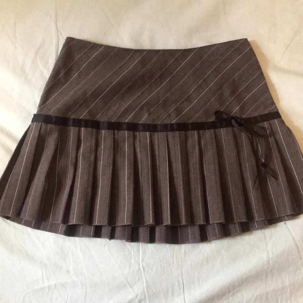 Grey Pinstripe Bow Skirt (Women’s Size 3)
